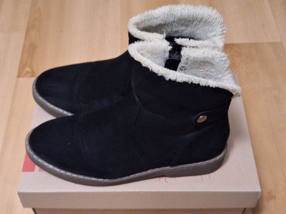 Botki, śniegowce czarne zamszowe, ocieplane, rozm. 38