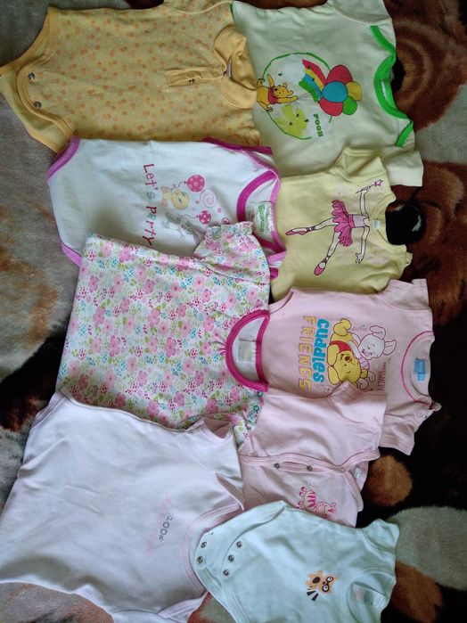 Zestaw bodziaków z krótkim rękawem od 56 do 92