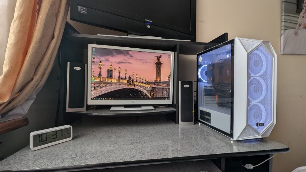 Продам компьбтер для ігор та роботи