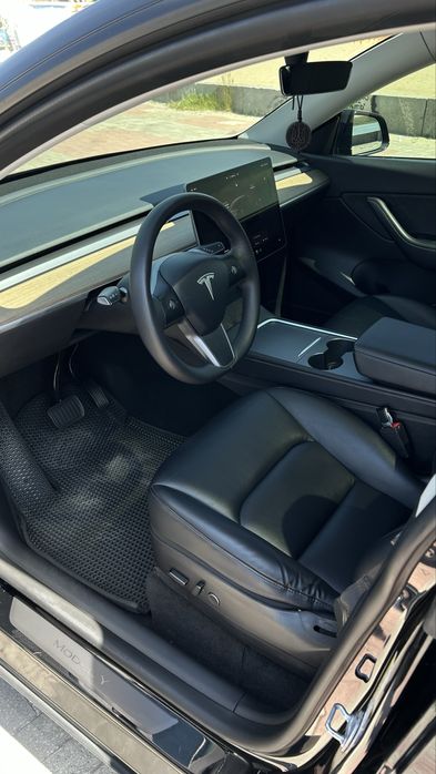 Tesla Model Y Long Range Dual Motor