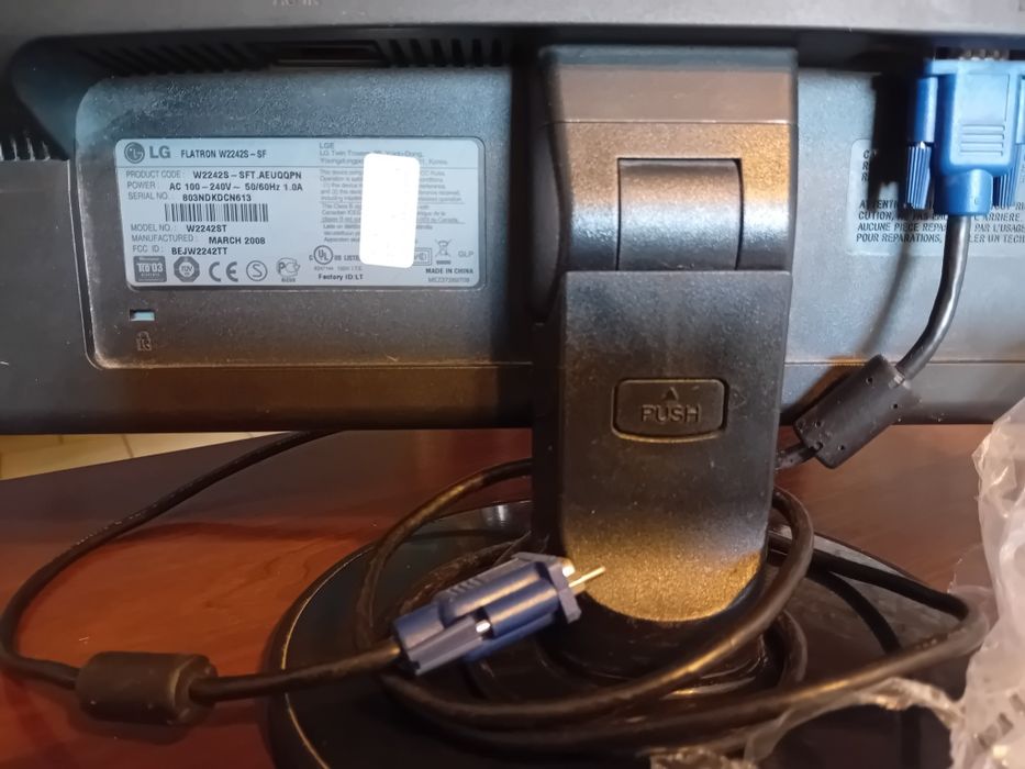 Monitor Lg z kablem