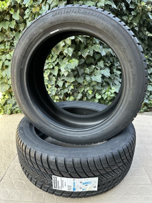 245/45 R20 Bridgestone Blizzak LM001