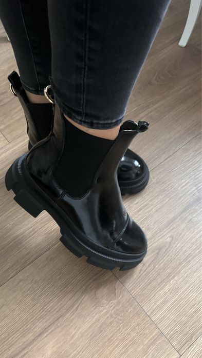 Jak nowe Karino sztyblety botki lakierowana skora