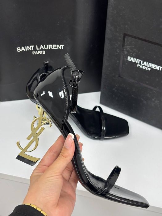 Каблуки Yves Saint Laurent