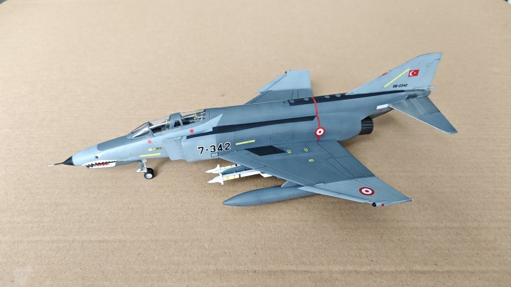 Сборная модель самолета 1:72 F-4E Phantom II