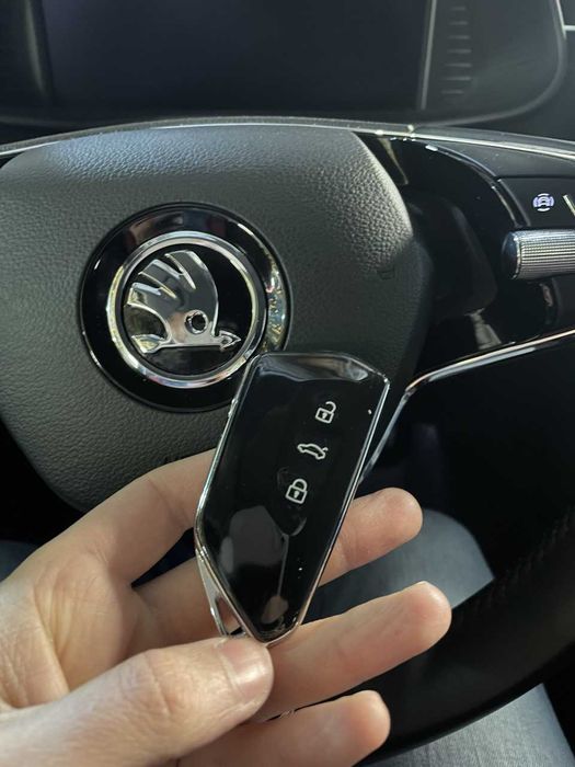 продам ключ skoda octavia a8