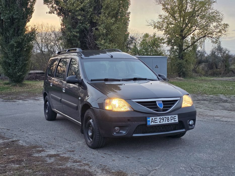 Dacia Logan (7 МІСЦЬ)