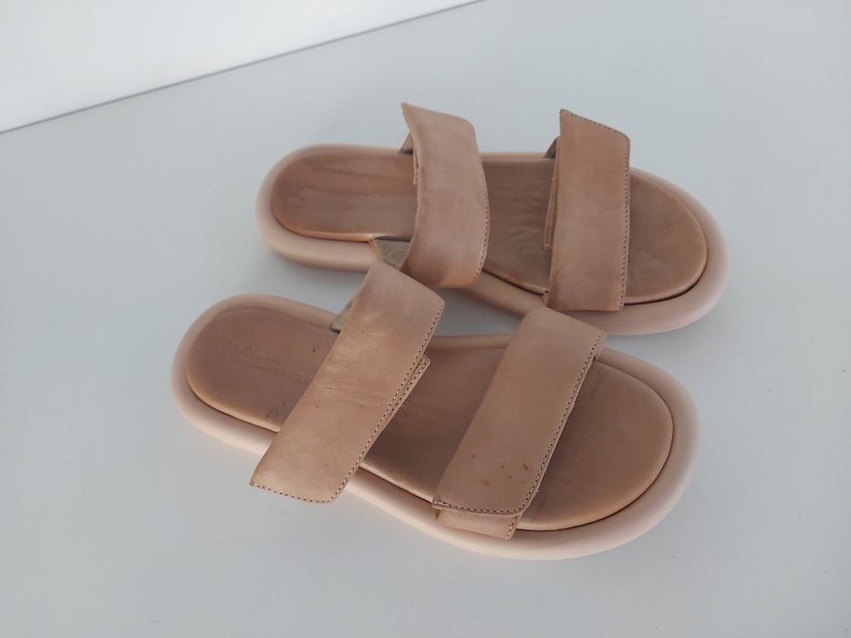 Buty damskie klapki skórzane Tamaris w rozmiarze 37