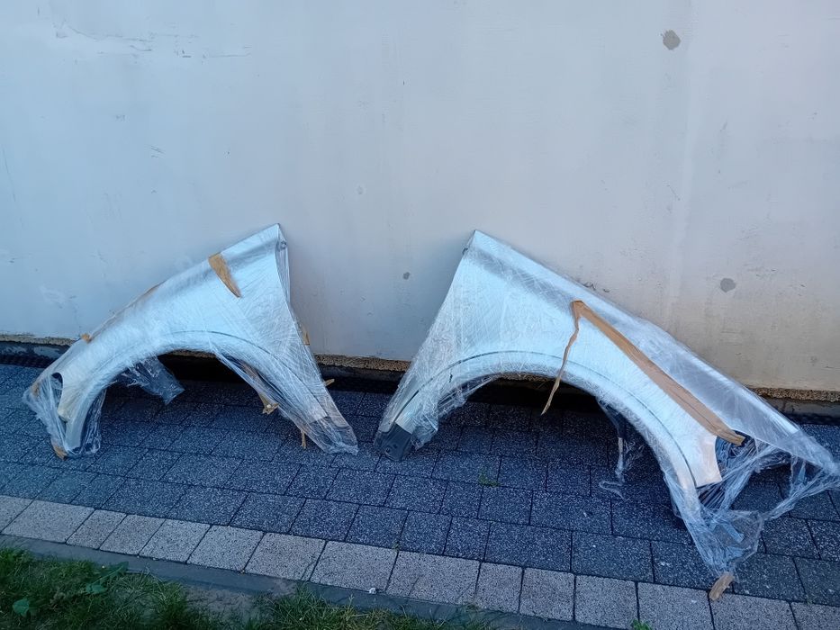 Volvo C30, błotnik przedni stan bdb