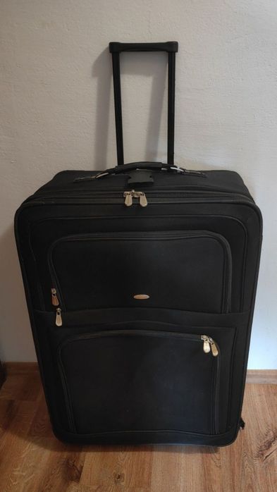 Walizka duża podróżna na kółkach obrotowych miękka , solidna bagaż.