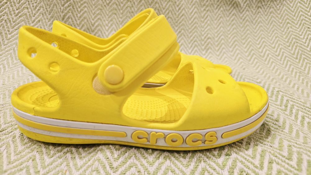 Crocs j1 żółte sandały