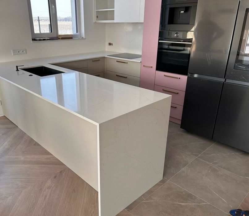 Parapety, schody, blaty z kamienia naturalnego i sztucznego na wymiar