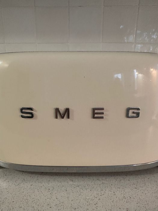 Toster smeg beżowy