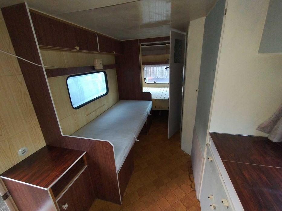 Przyczepa kempingowa stacjonarna Knaus 6,5 m zimowy dach