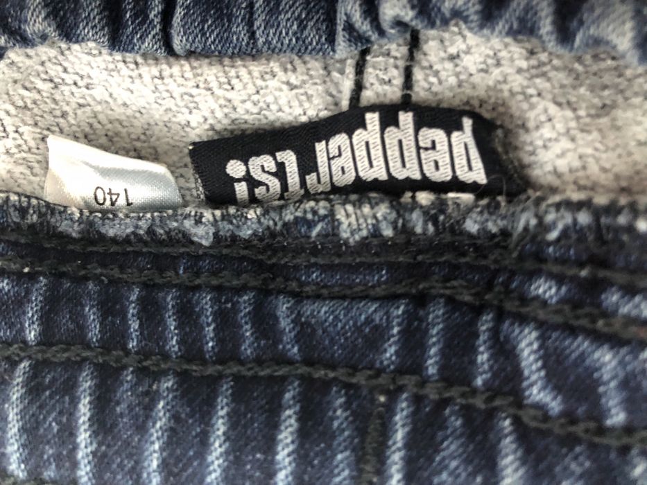 Джинси 140 р.