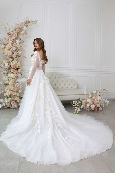 Розпродаж весільних суконь! Ліквідація бренду, всі моделі нові.