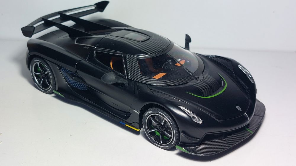 Miniatura automovel Koenigsegg Jeko