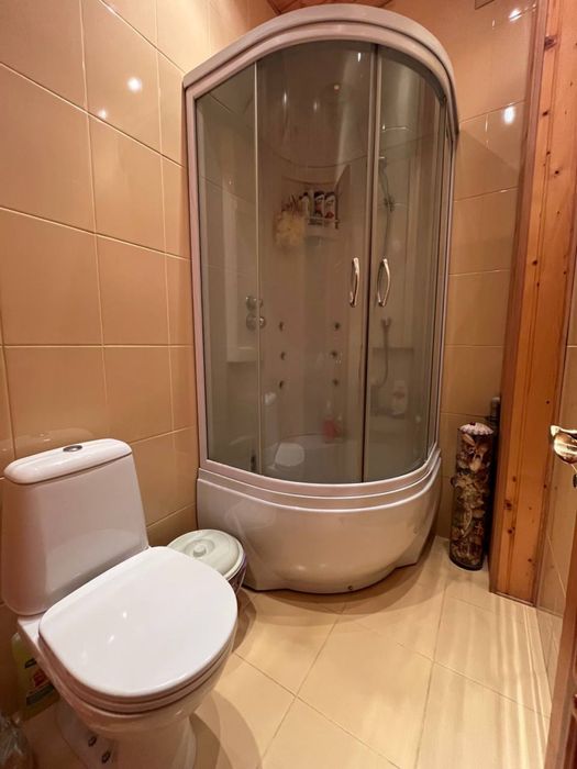 Продаю 2 комнатную квартиру, Херсонское Ш, Строителей   ID-146022