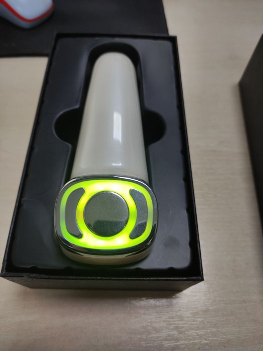 Массажер для Подтяжки кожи лица С ФУНКЦИЯМИ RF, EMS И LED-ТЕРАПИИ