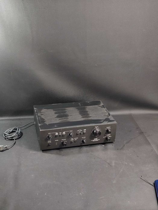 Wzmacniacz Akai AM-2400