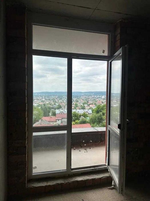 Продаж 2-кімнатної квартири 72 м² у ЖК «Галицький».