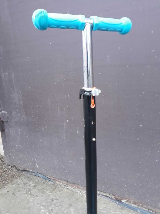 Дитячий трьохколісний самокат