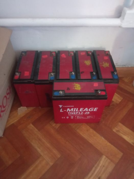 Продам аккумуляторы бу,6 штук рабочие