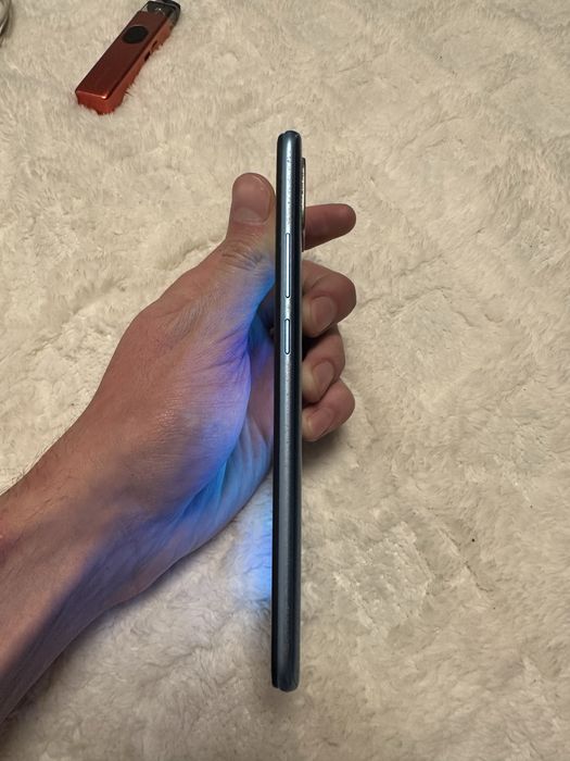 Телефон Oppo.