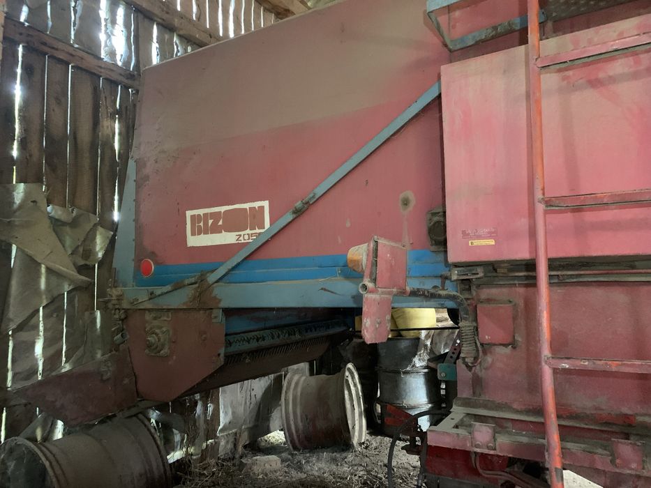 Kombajn Bizon Z056