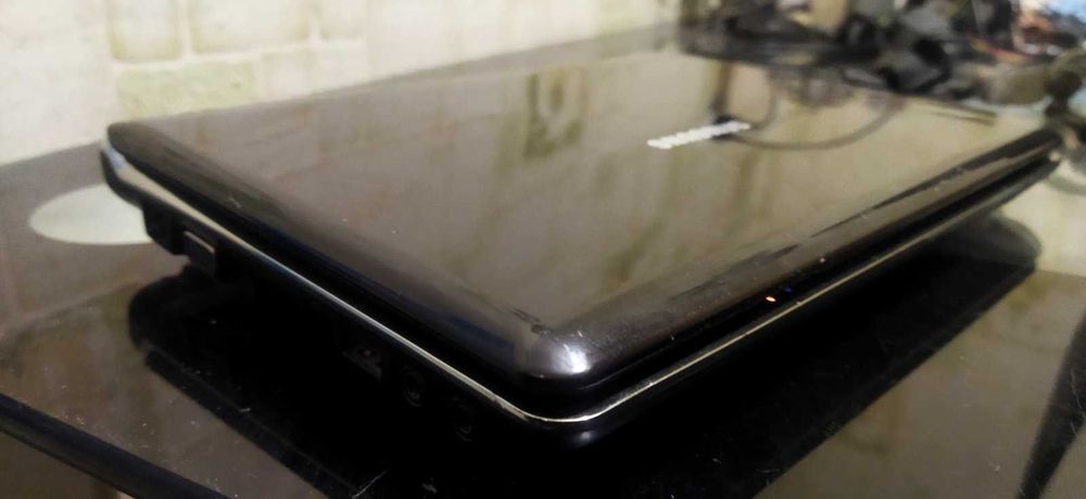 Хороший Нетбук  Samsung N140 2*1,6GHz / 1Gb / 160gb wifi web cam...