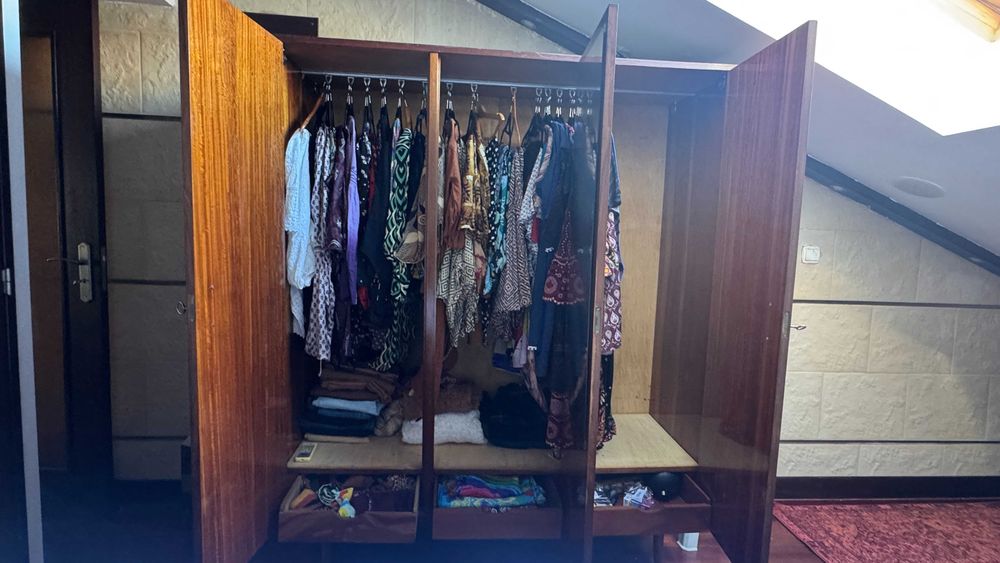 Roupeiro Vintage Madeira Cerejeira