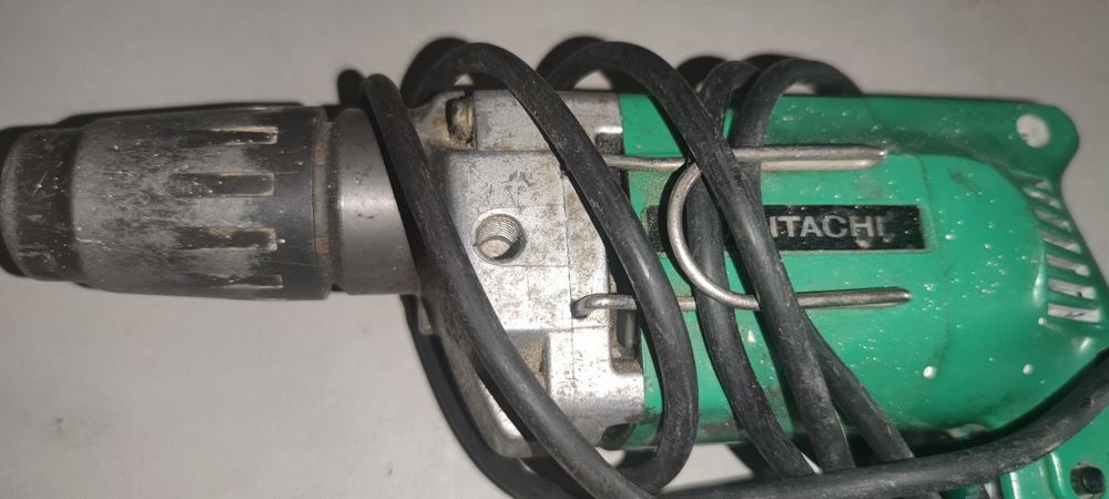 Aparafusadora HITACHI- Antiga mas a foncionar
