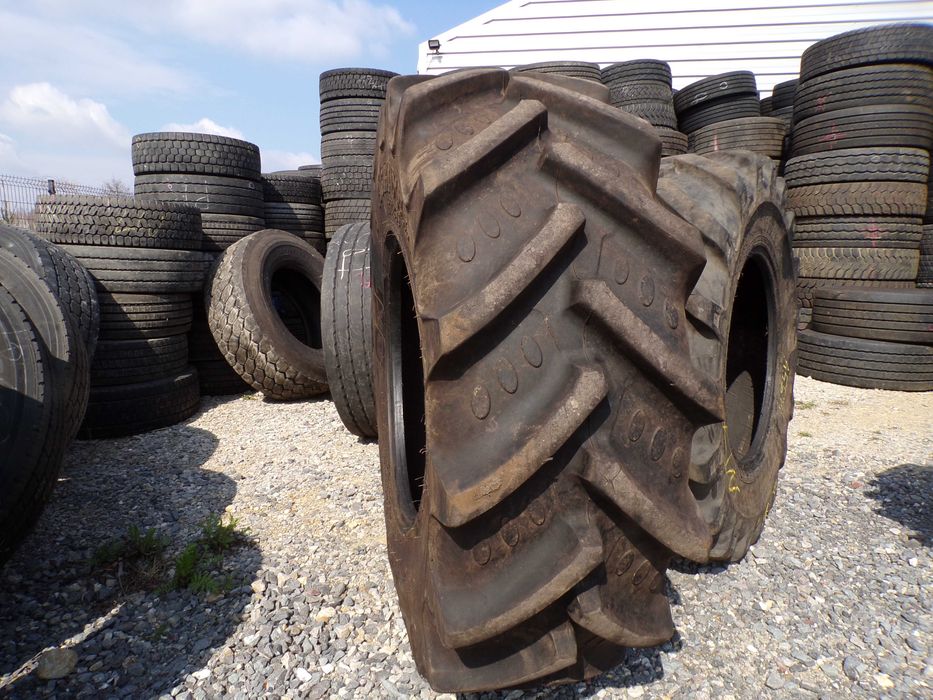 Opona 420/85R24 16.9R24 BKT RT 855 AGRI MAX (1000 netto)