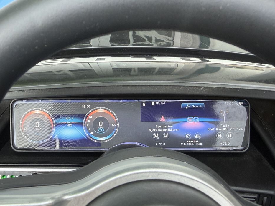 Mercedes EQC crianca elétrico
