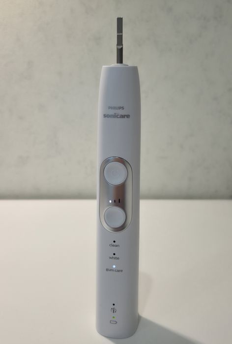 Электрическая зубная щетка Philips Sonicare ProtectiveClean 6100