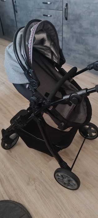 Wózek dla lalki.