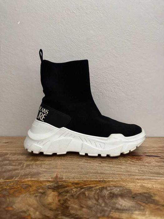 Czarne sneakersy wysokie skarpetkowe Versace Jeans Couture 37