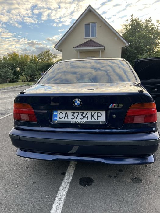BMW E39 528 бензин