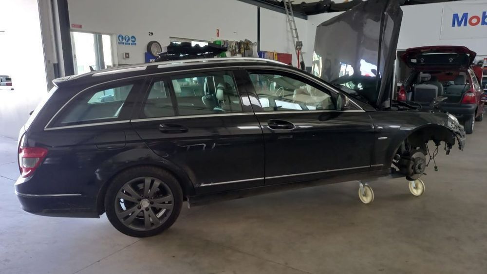 Fechos Mercedes T-model S204 W204 C220 170cv de 2007