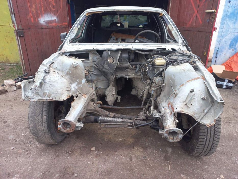 Продам bmw е36 після ДТП. Під відновлення або на розбір.