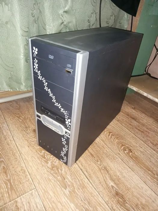 Продам  системный блок робочий