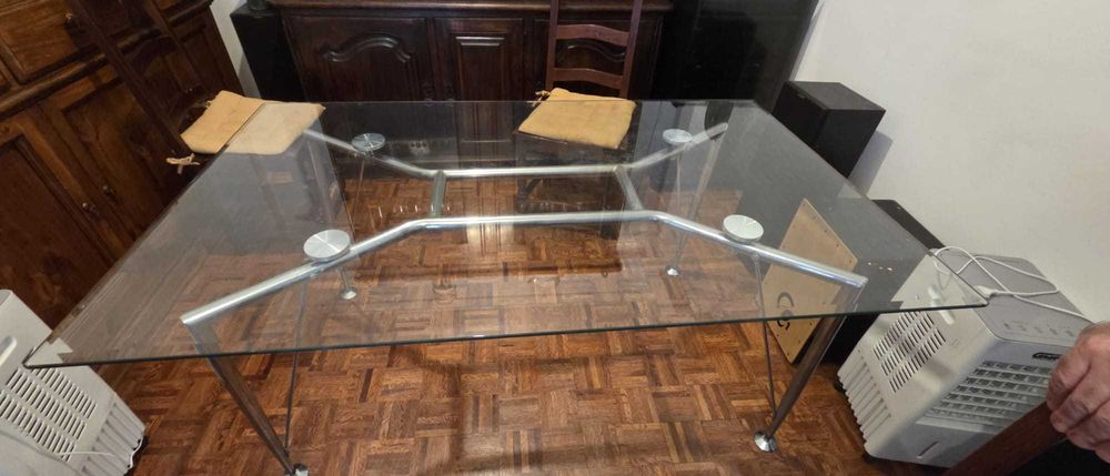 Mesa de sala com cadeiras