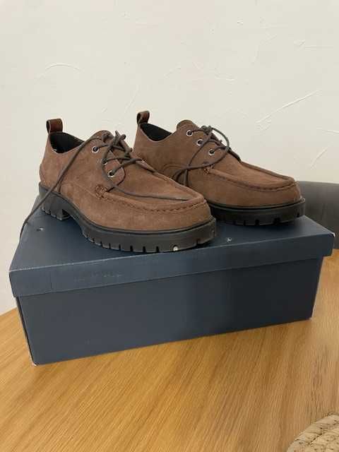 Pier One Oksfordki Unisex 41 – Skóra Ekologiczna – Stan Idealny