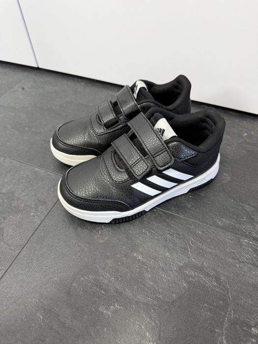 Adidas дитячі кросівки