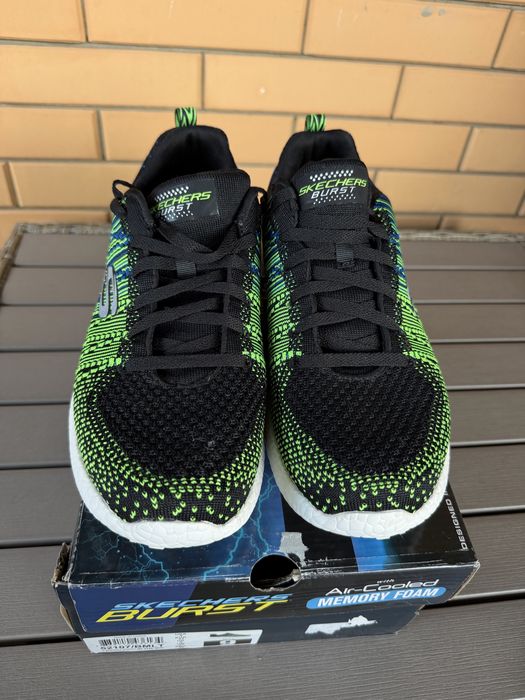 Чоловічі кросівки Skechers нові, 42 розмір