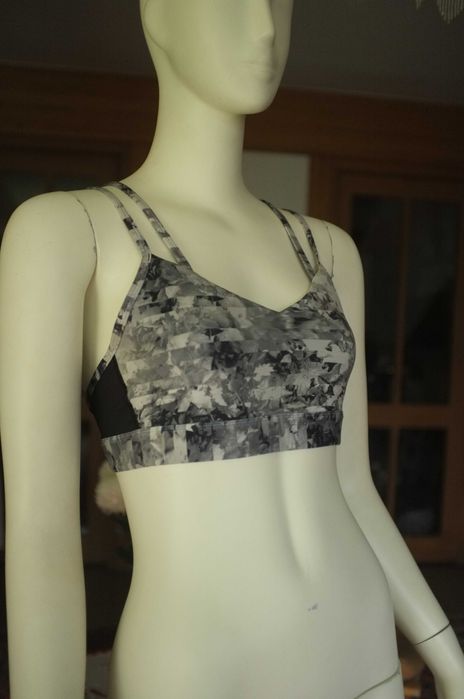 biustonosz sportowy top stanik Reebok Les Mills biegowy fitness joga