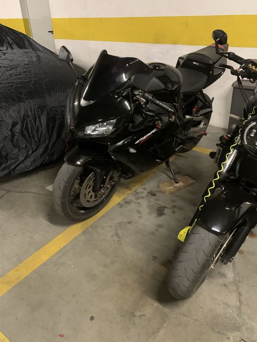 Cbr 1000 RR imaculada