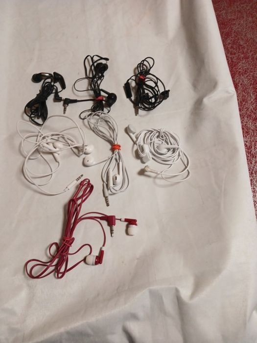 Навушники до телефону