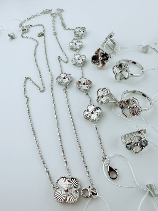 Золоте кольє нове- стиль «Van Cleef»