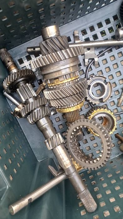 Коробка передач корпус шестерня рено дачия логан сандеро клио симбол